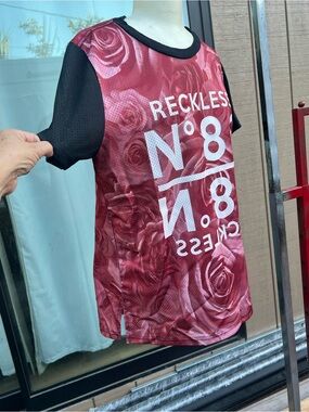 Reckless N°8 Rose-Print Short Sleeve Tee - Red & Black
